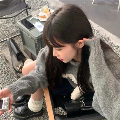 背鸭子的男孩